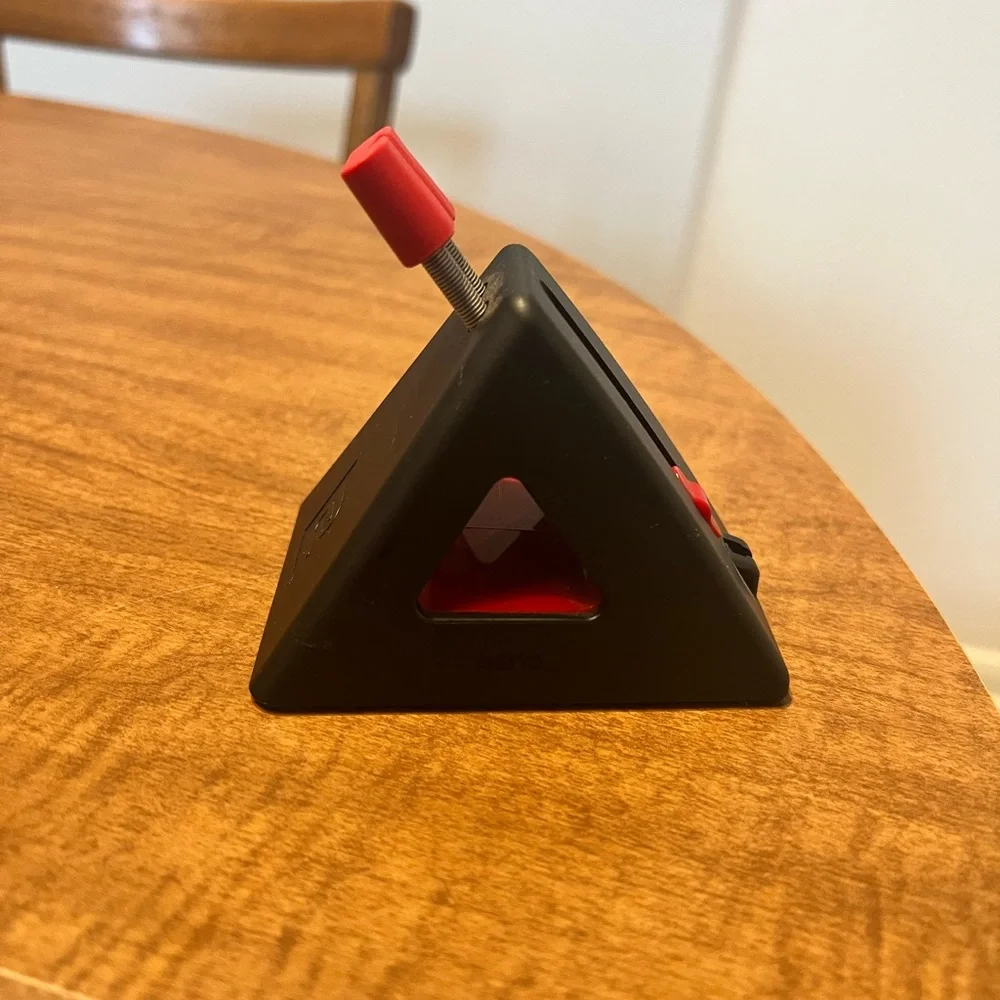 Mouse cable management device